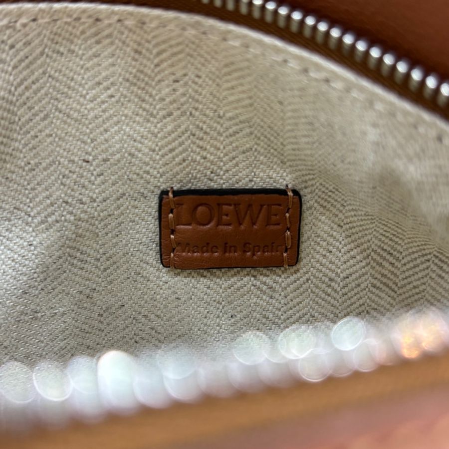 Loewe焦糖色牛皮銀釦Mini Puzzle兩用斜背包*-20