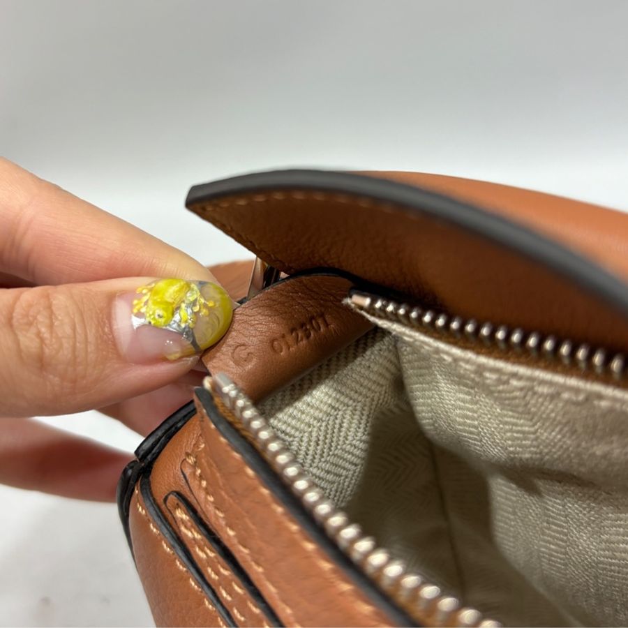 Loewe焦糖色牛皮銀釦Mini Puzzle兩用斜背包*-21