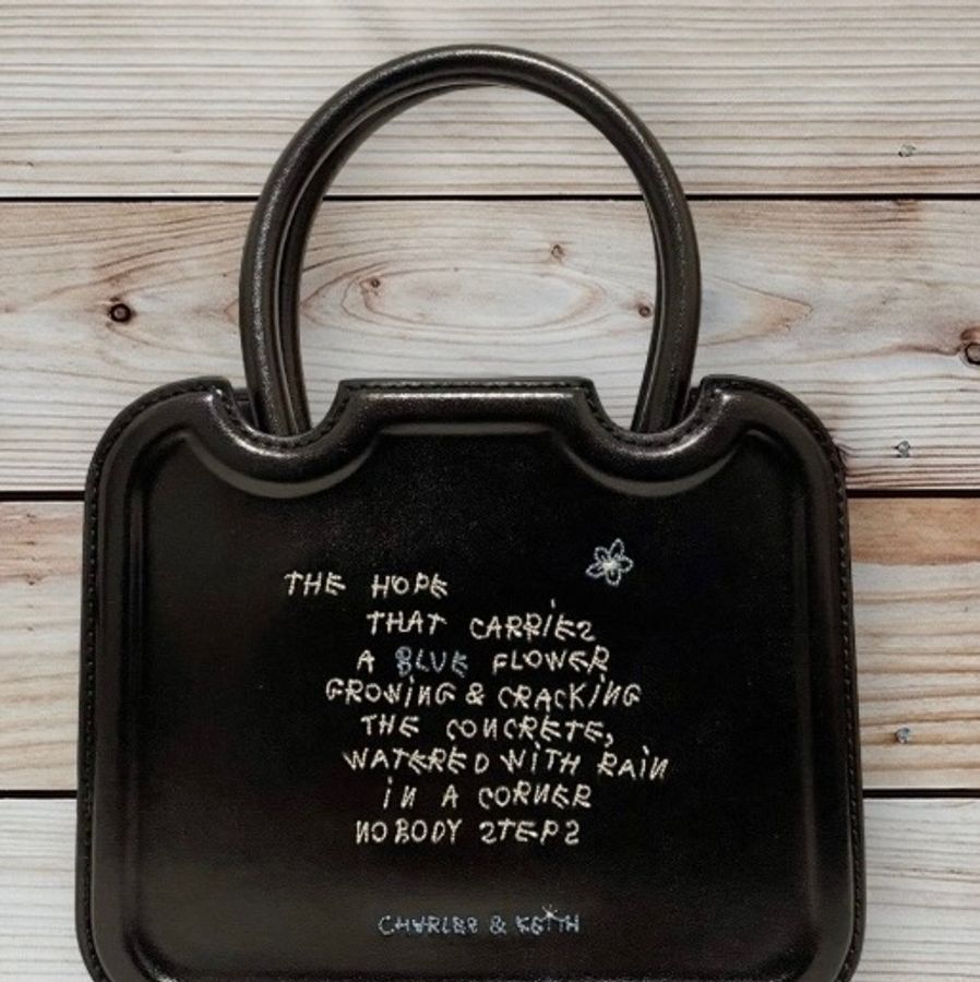 COCO CAPITÁN X CHARLES & KEITH 聯名  花卉刺繡-0