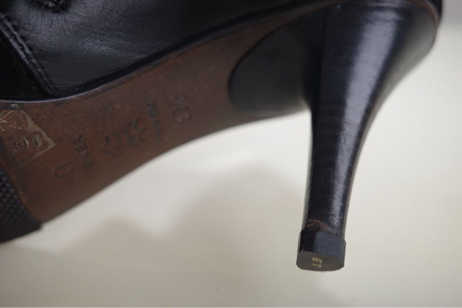 AIGNER 黑色麂皮拼接騎士靴低跟-7