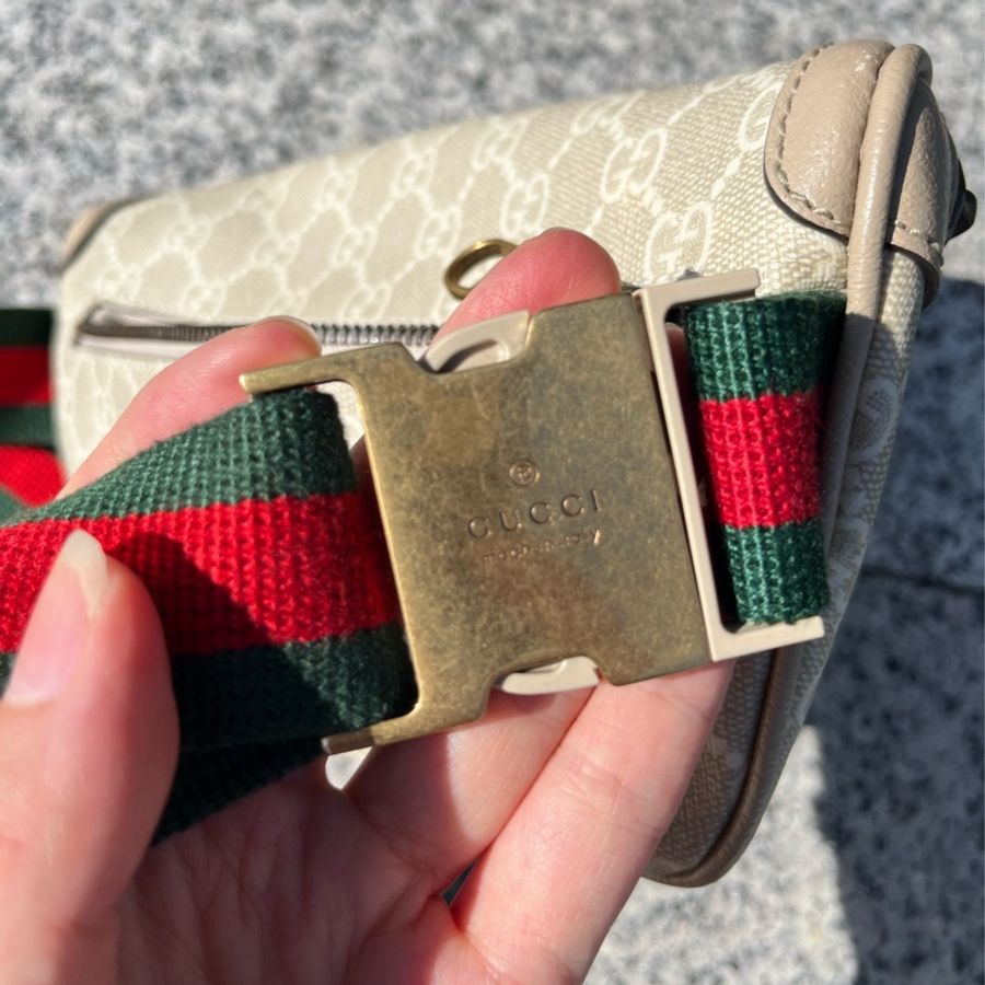Gucci 燕麥色雙G胸包/腰包-13