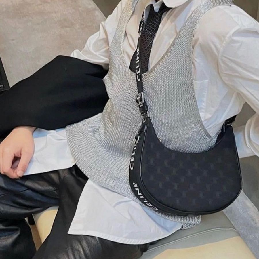 🤎CELINE 新款 黑色 老花 TRIOMPHE AVA 肩背包 腋下包 斜背包 彎月包 麻將包 lisa同款 95新 閒置 高標繞道 🤎❄️ #附紙卡、防塵套、購證-2