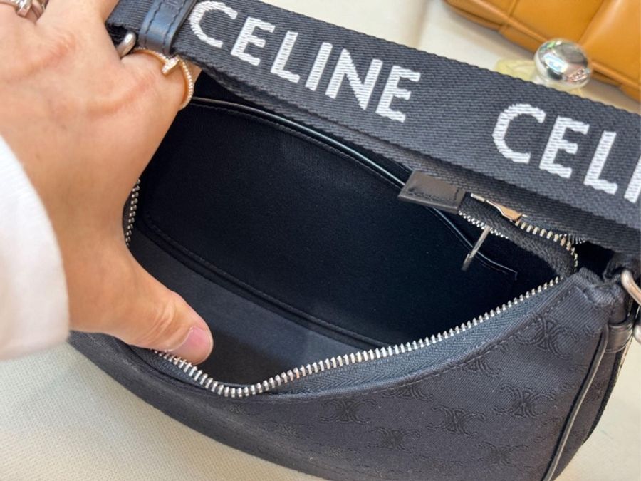 🤎CELINE 新款 黑色 老花 TRIOMPHE AVA 肩背包 腋下包 斜背包 彎月包 麻將包 lisa同款 95新 閒置 高標繞道 🤎❄️ #附紙卡、防塵套、購證-7