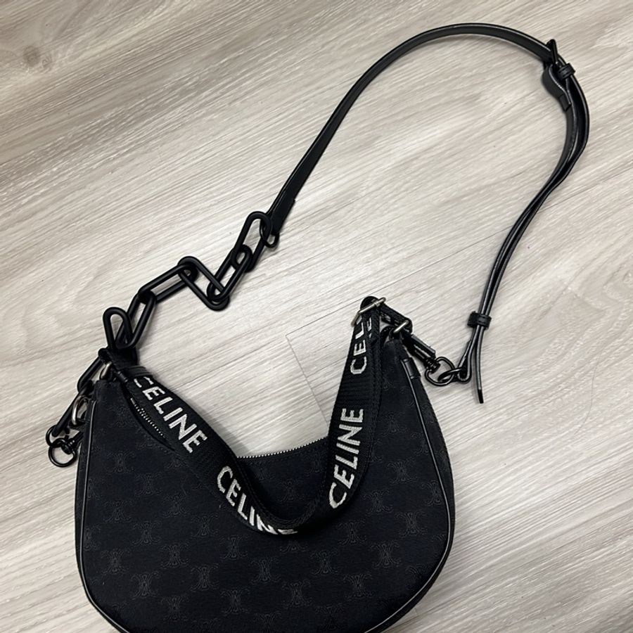 🤎CELINE 新款 黑色 老花 TRIOMPHE AVA 肩背包 腋下包 斜背包 彎月包 麻將包 lisa同款 95新 閒置 高標繞道 🤎❄️ #附紙卡、防塵套、購證-13
