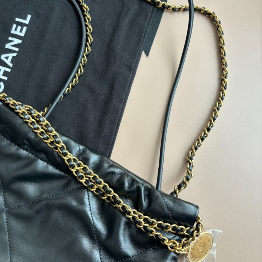 ::CHANEL:: 黑金 MINI 22 Bag-4