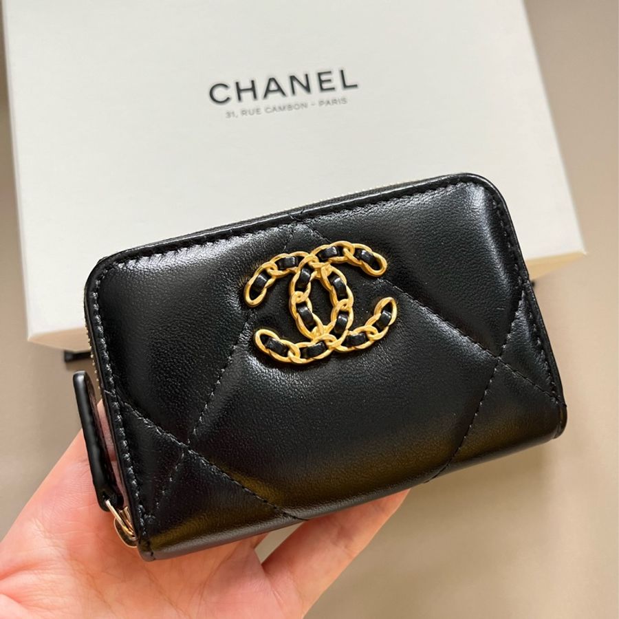 Chanel 19 黑色拉鍊零錢包-1