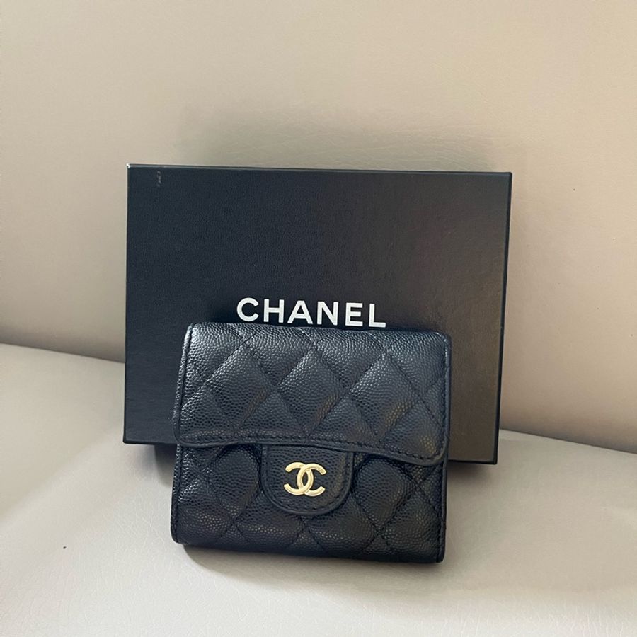 Chanel CF黑色金釦三折短夾-0