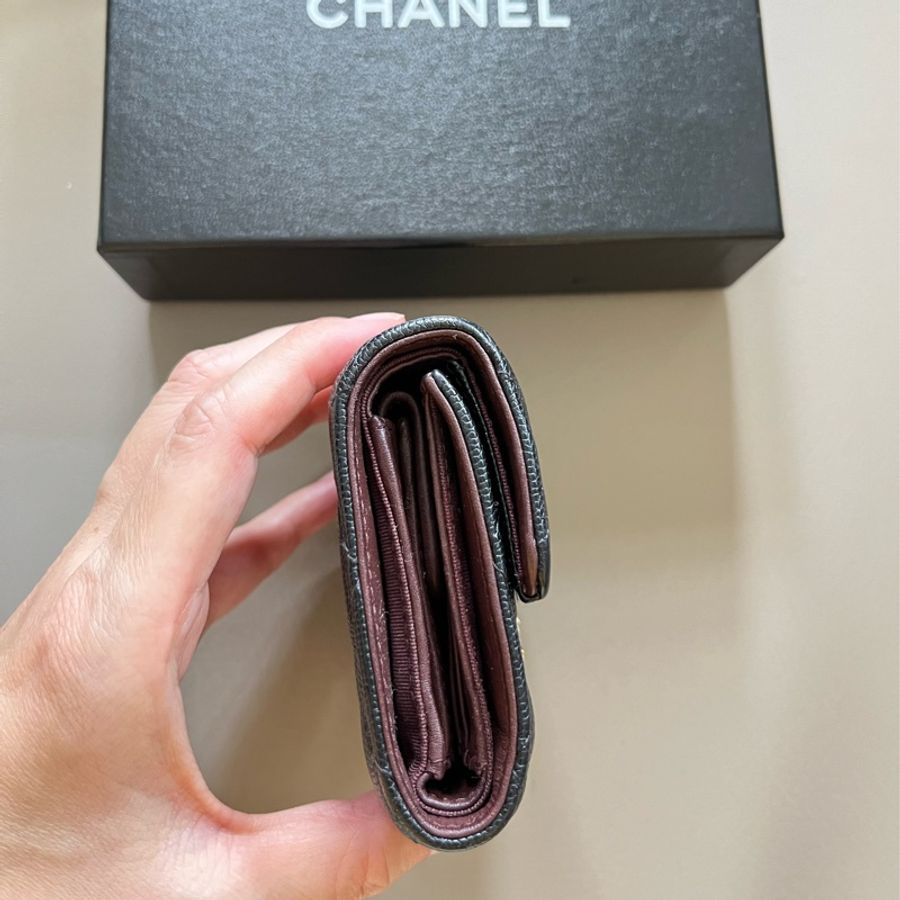 Chanel CF黑色金釦三折短夾-2
