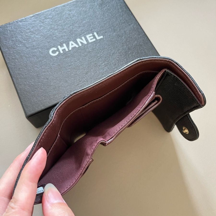 Chanel CF黑色金釦三折短夾-12