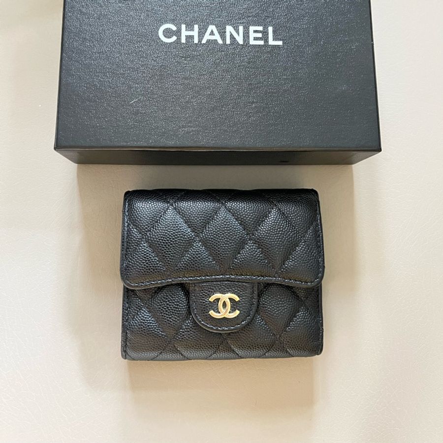 Chanel CF黑色金釦三折短夾-17