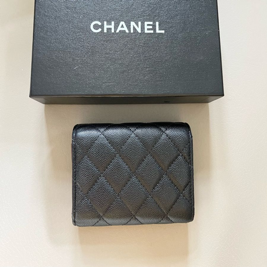 Chanel CF黑色金釦三折短夾-18