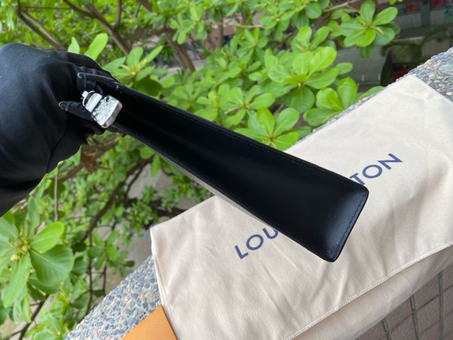 近新LOUIS VUITTON黑灰老花Pochette Voyage MM手拿包洗漱包腋下包M61692-8
