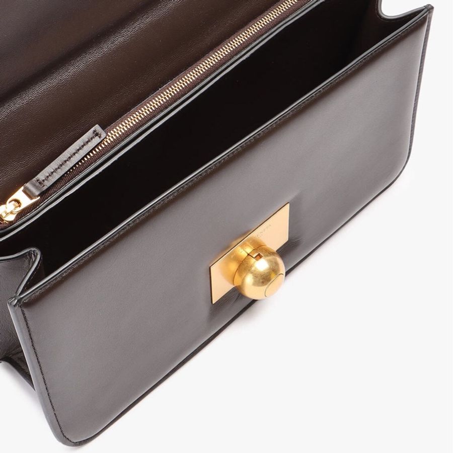 BOTTEGA VENETA / The Classic Leather Shoulder Bag-5