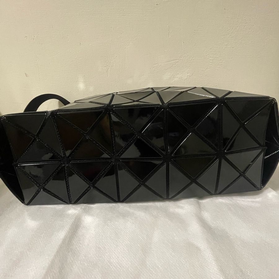 BaoBao issey miyake黑色亮面郵差包 7*5格-2