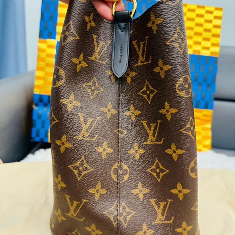 近全新lv neonoe黑色水桶包-7