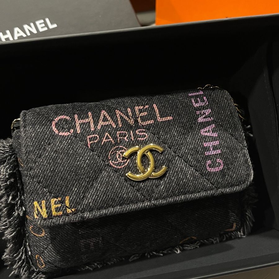 CHANEL塗鴉牛仔包-6
