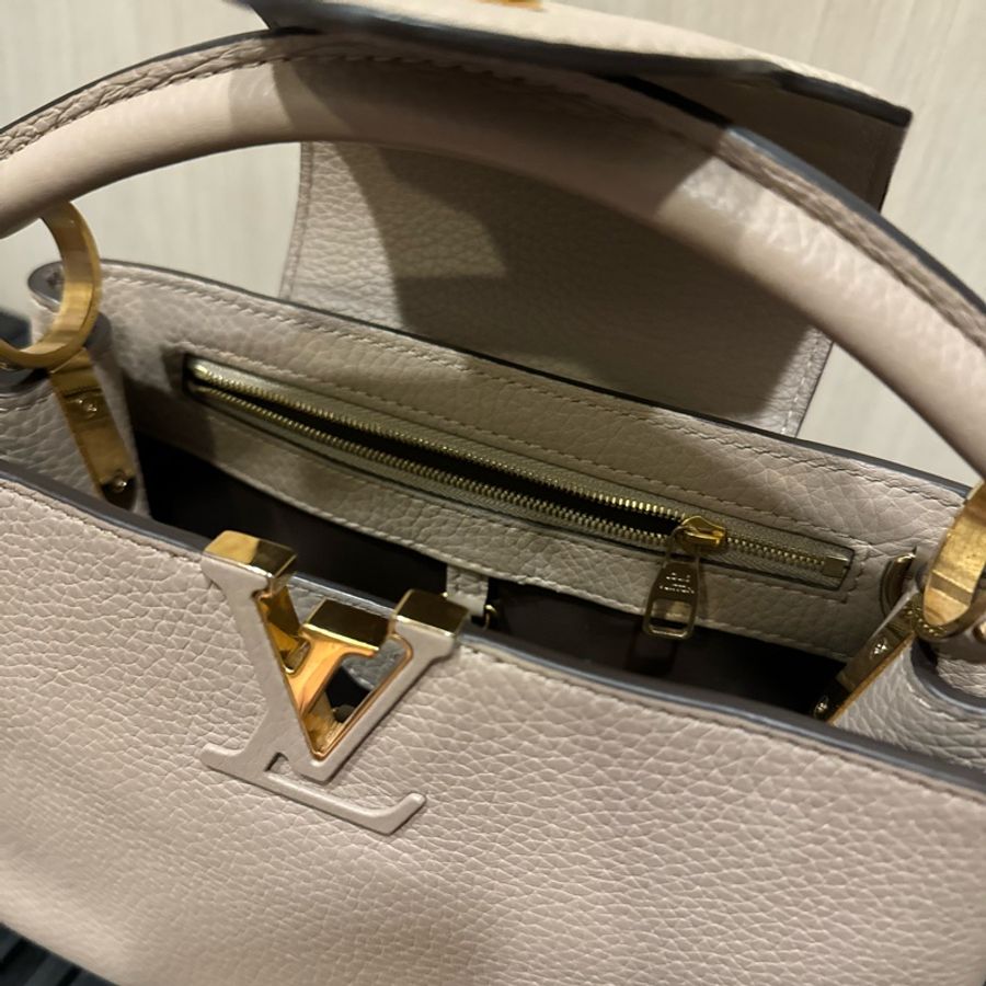 LV Capucines BB 大象灰手提包-1