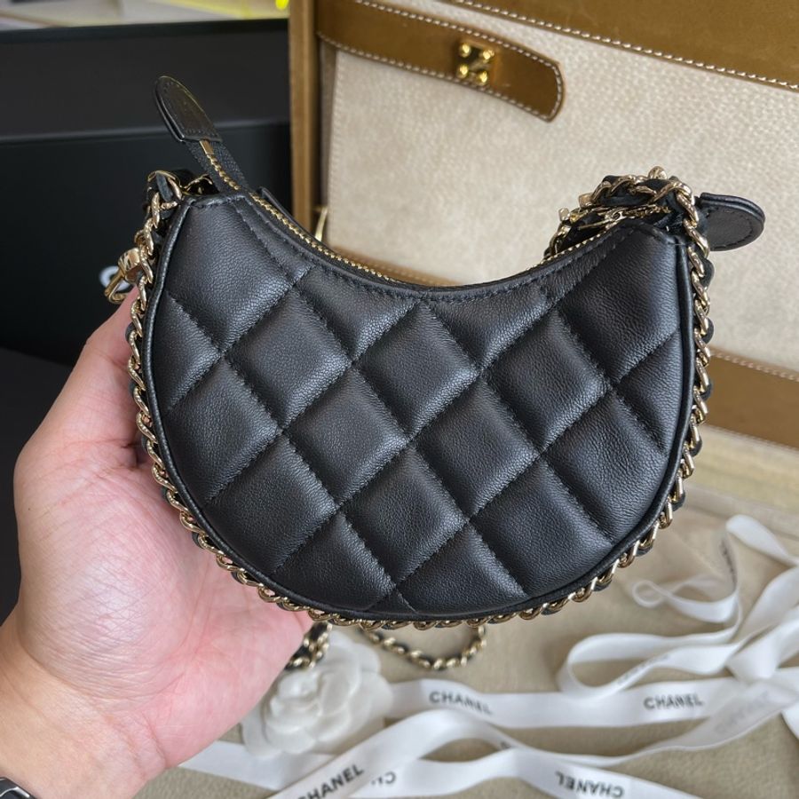 CHANEL 黑羊皮mini月牙包/彎月包🗝️2023年出款-1