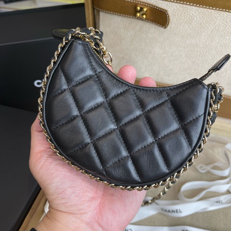 CHANEL 黑羊皮mini月牙包/彎月包🗝️2023年出款-4