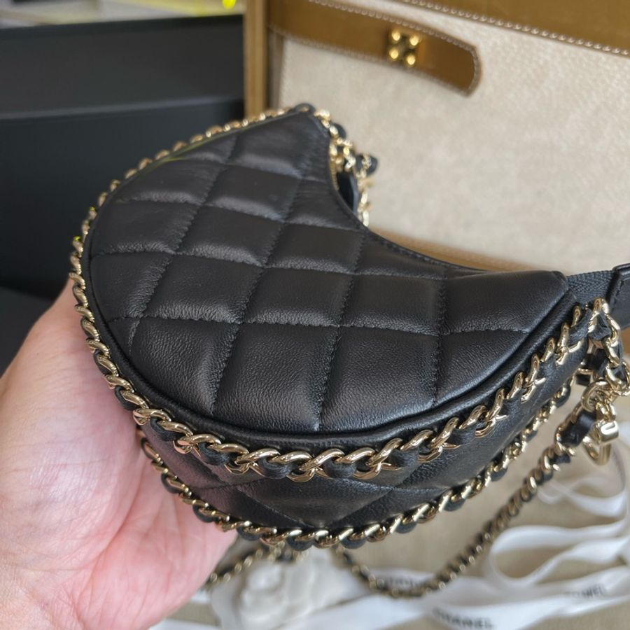 CHANEL 黑羊皮mini月牙包/彎月包🗝️2023年出款-6