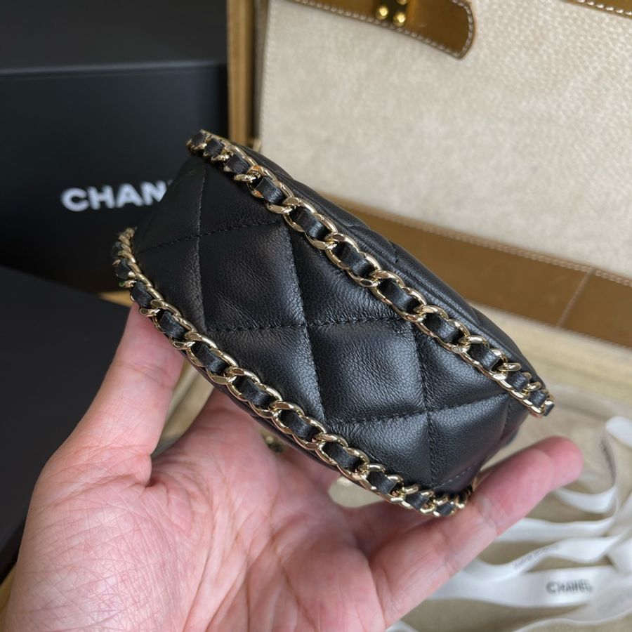CHANEL 黑羊皮mini月牙包/彎月包🗝️2023年出款-7