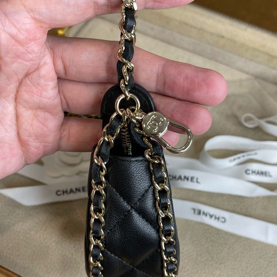 CHANEL 黑羊皮mini月牙包/彎月包🗝️2023年出款-8