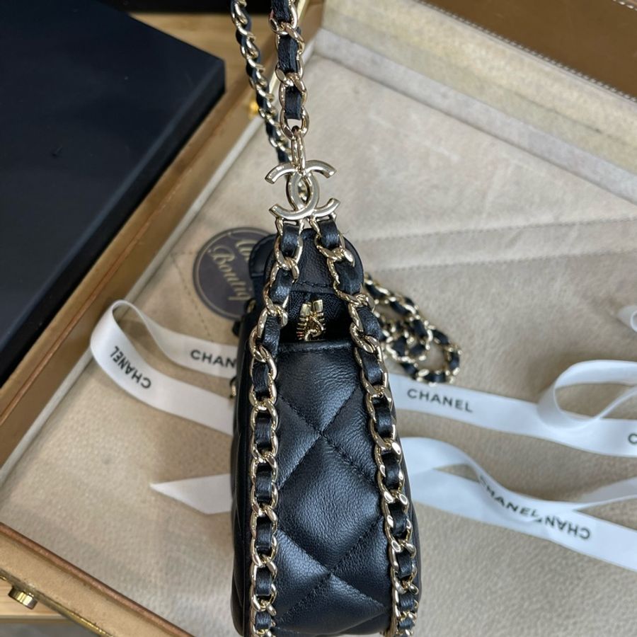 CHANEL 黑羊皮mini月牙包/彎月包🗝️2023年出款-9