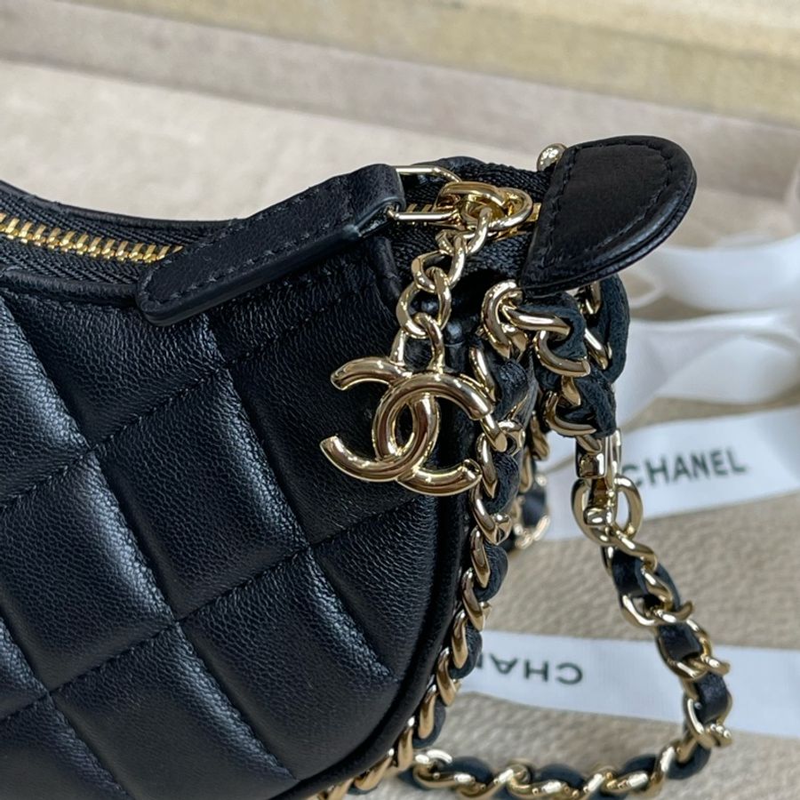 CHANEL 黑羊皮mini月牙包/彎月包🗝️2023年出款-13