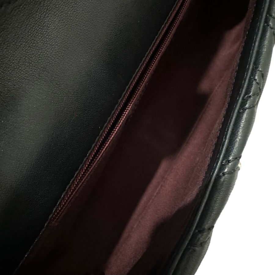 Chanel 小牛皮V紋chain Bag-7