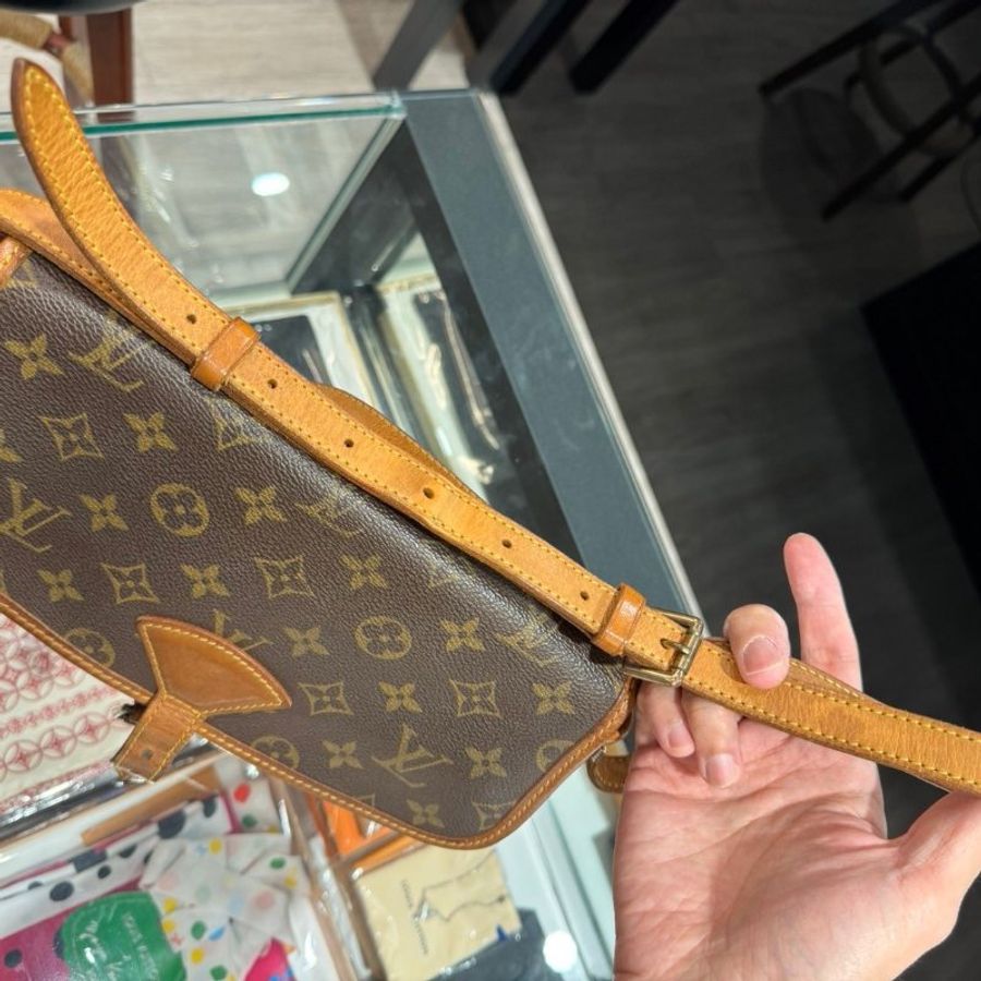 LV 馬鞍包/斜背包/側背包 M42250 75成新 不議-15