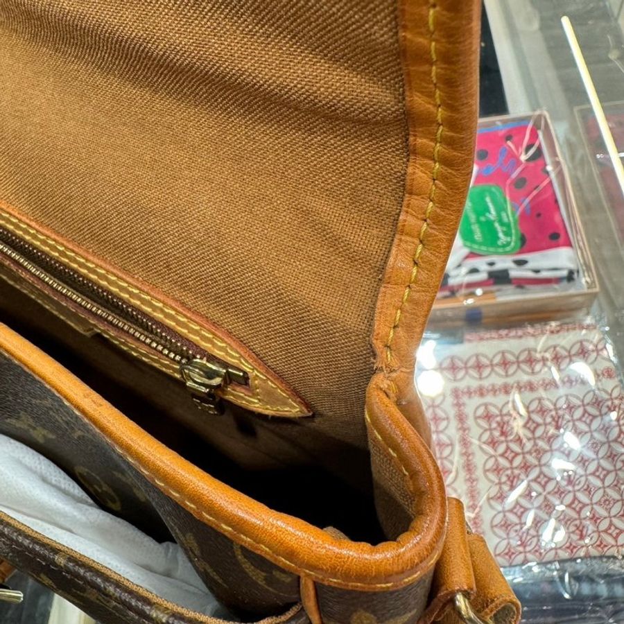 LV 馬鞍包/斜背包/側背包 M42250 75成新 不議-17