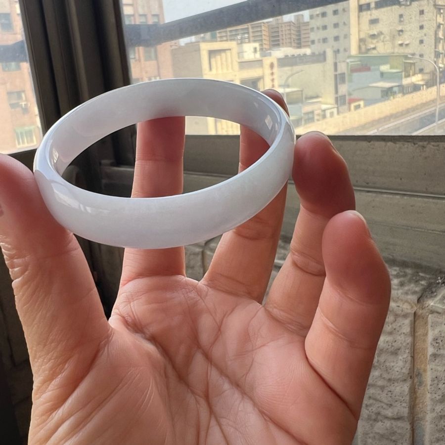 天然緬甸A貨翡翠~淡紫底白月光貴妃手鐲-1
