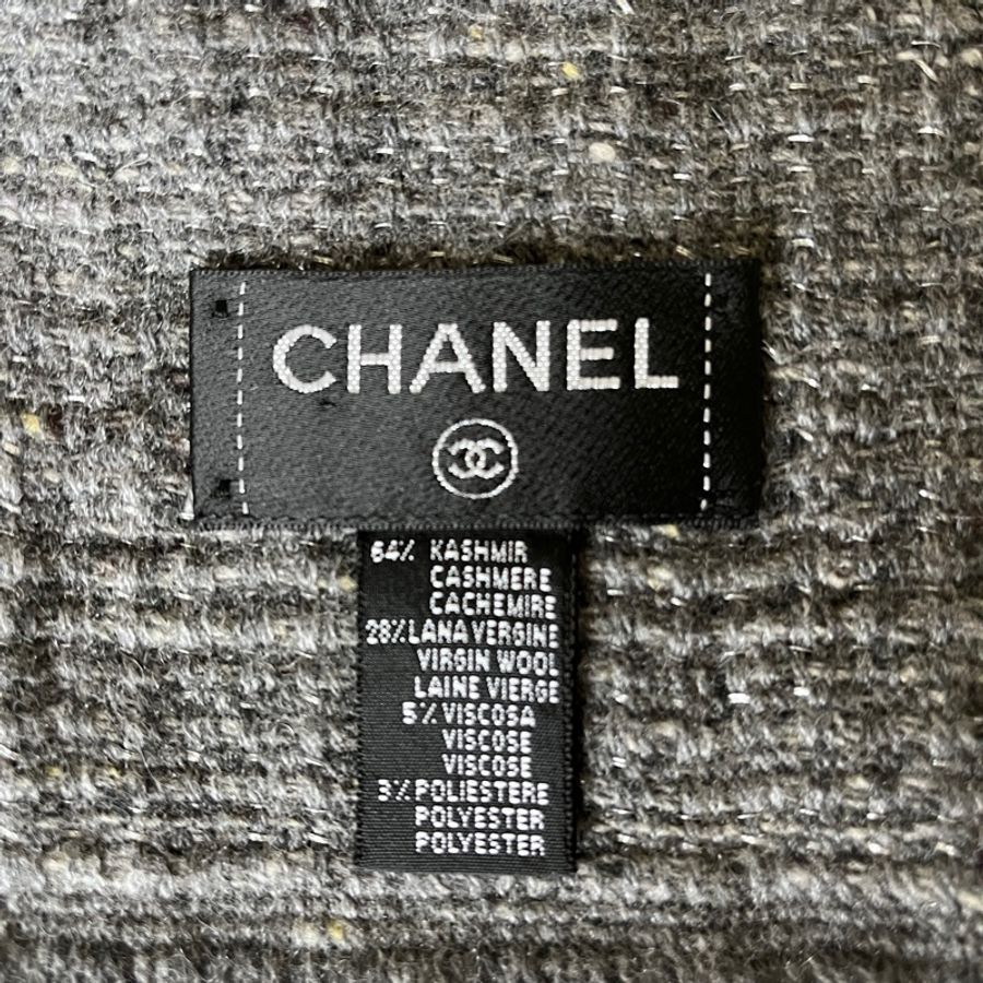 Chanel 喀什米爾灰色佐銀絲圍巾-3