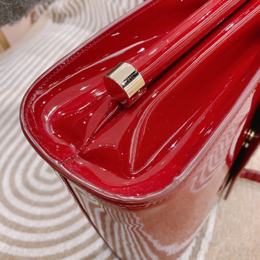 R V 羅傑維維亞 漆皮紅色手提包Patent Leather Top Handle Bag With Strap-13
