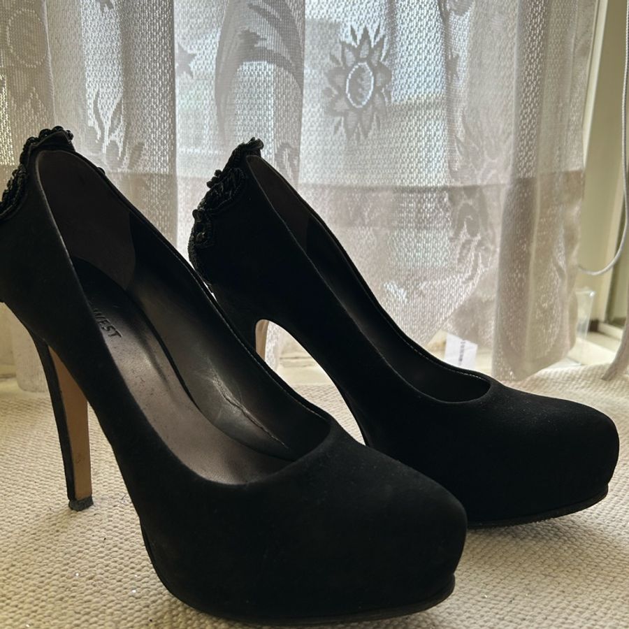 Nine West 黑絨串珠晚宴鞋-0