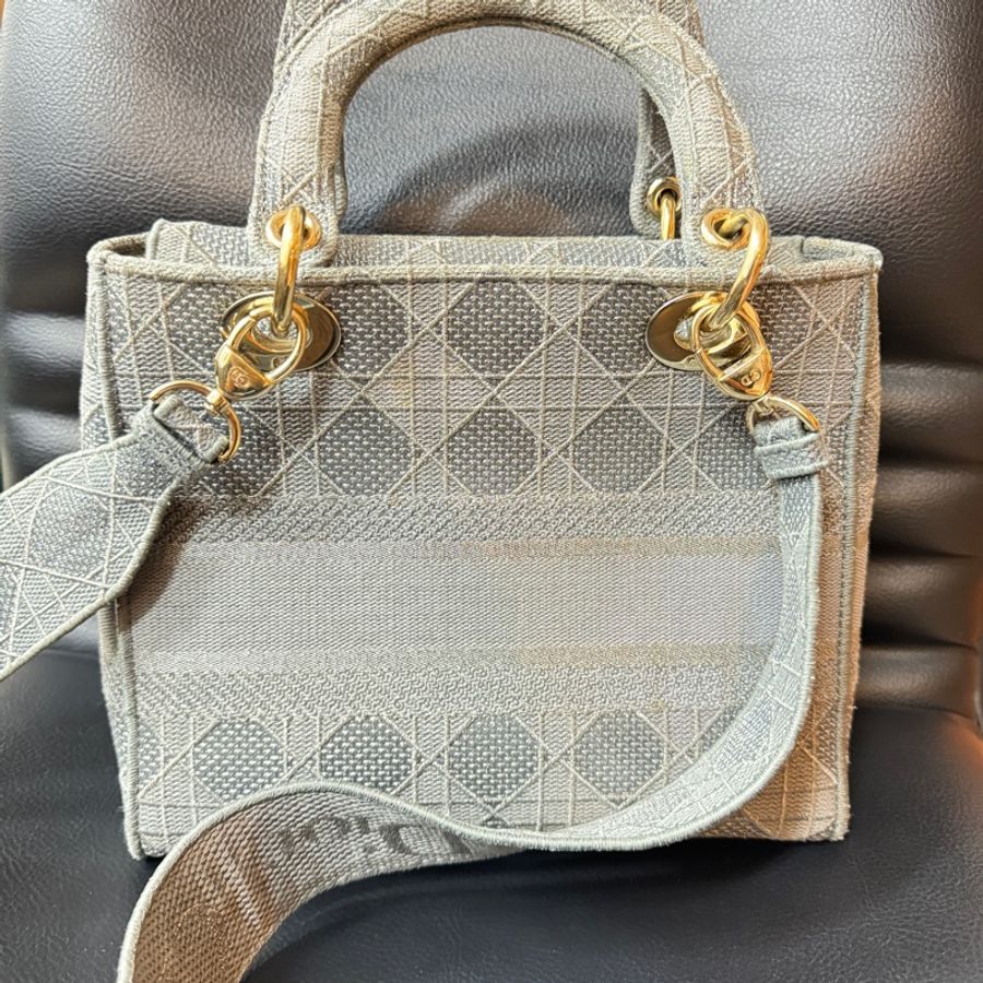 Dior(lady dior) 黛妃包/刺繡/灰色/中碼 二手-1