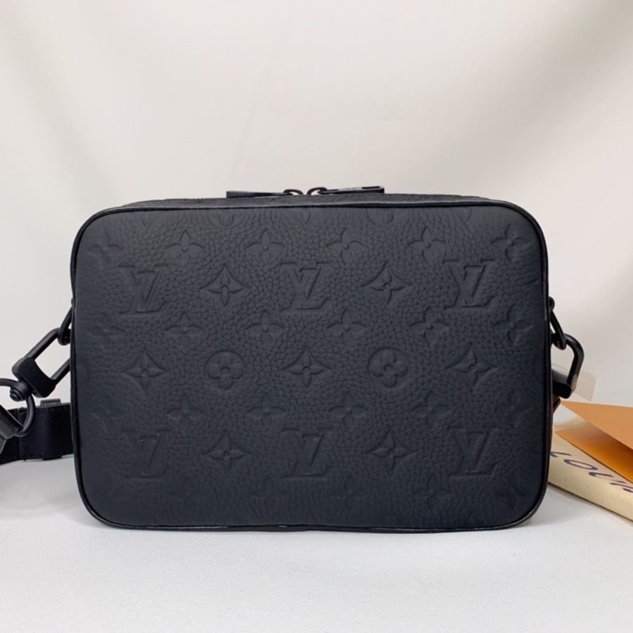 LV 全新Steamer全皮革郵差包-1
