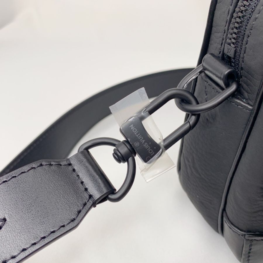 LV 全新Steamer全皮革郵差包-12
