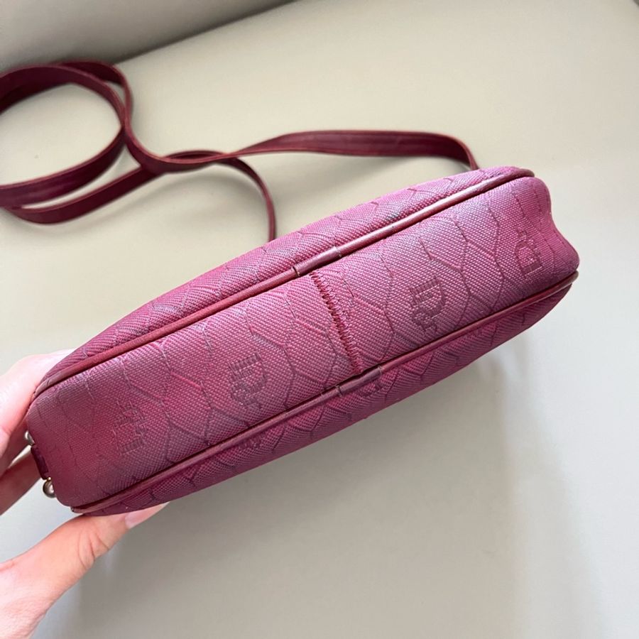Dior Vintage 暗胭脂紅蜂巢斜背包-6