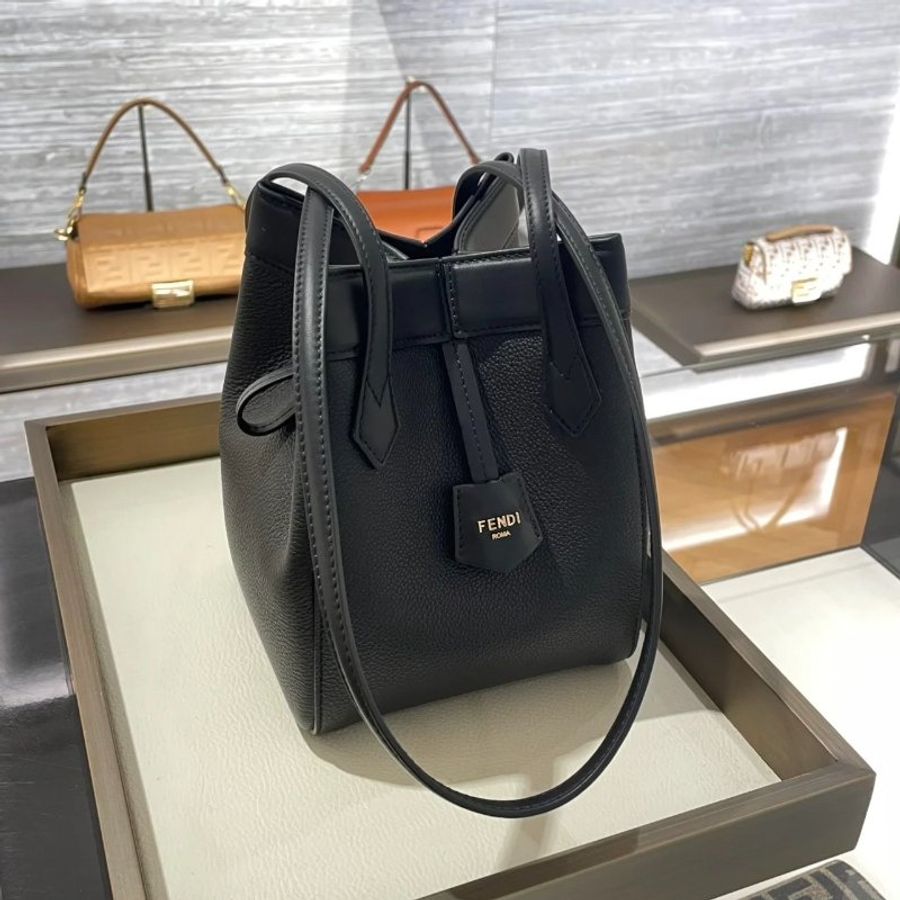🎉新品好折扣✨Fendi 8BS083 迷你可變型 Origami 摺紙包 黑色-11