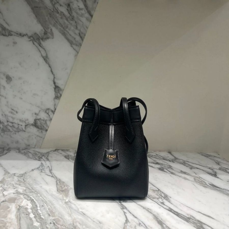 🎉新品好折扣✨Fendi 8BS083 迷你可變型 Origami 摺紙包 黑色-14