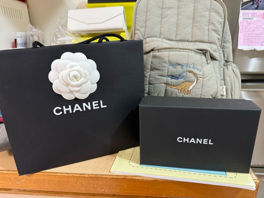 全新品香奈兒Chanel黑金19拉鍊ㄇ字羊皮小皮夾零錢包-4