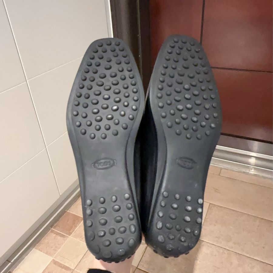 9.9成新 原價$22300✨Tod’s 經典帶點小姊姊氣質 豆豆鞋 5.5-4