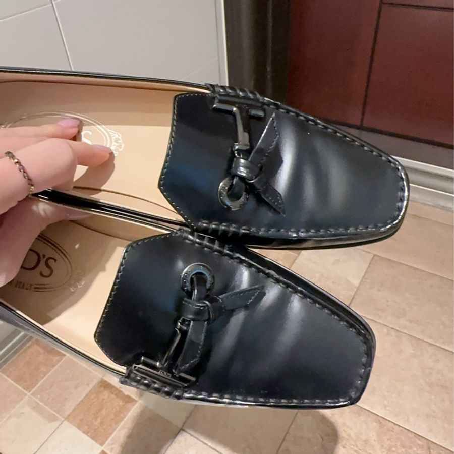 9.9成新 原價$22300✨Tod’s 經典帶點小姊姊氣質 豆豆鞋 5.5-5