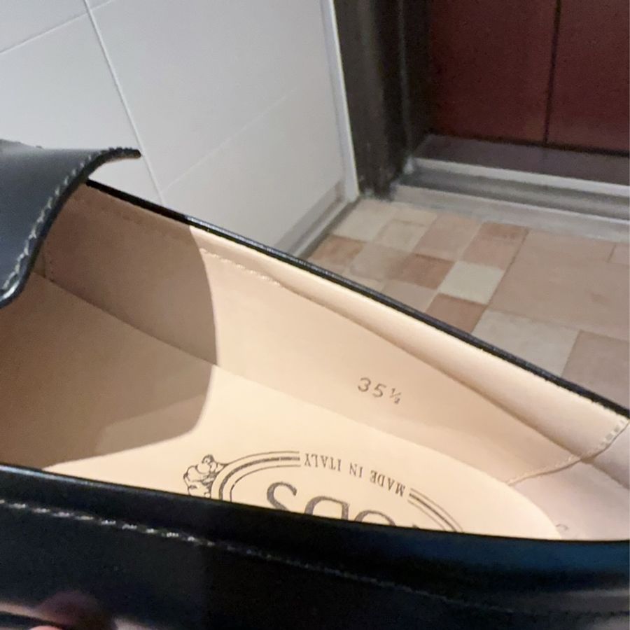 9.9成新 原價$22300✨Tod’s 經典帶點小姊姊氣質 豆豆鞋 5.5-6