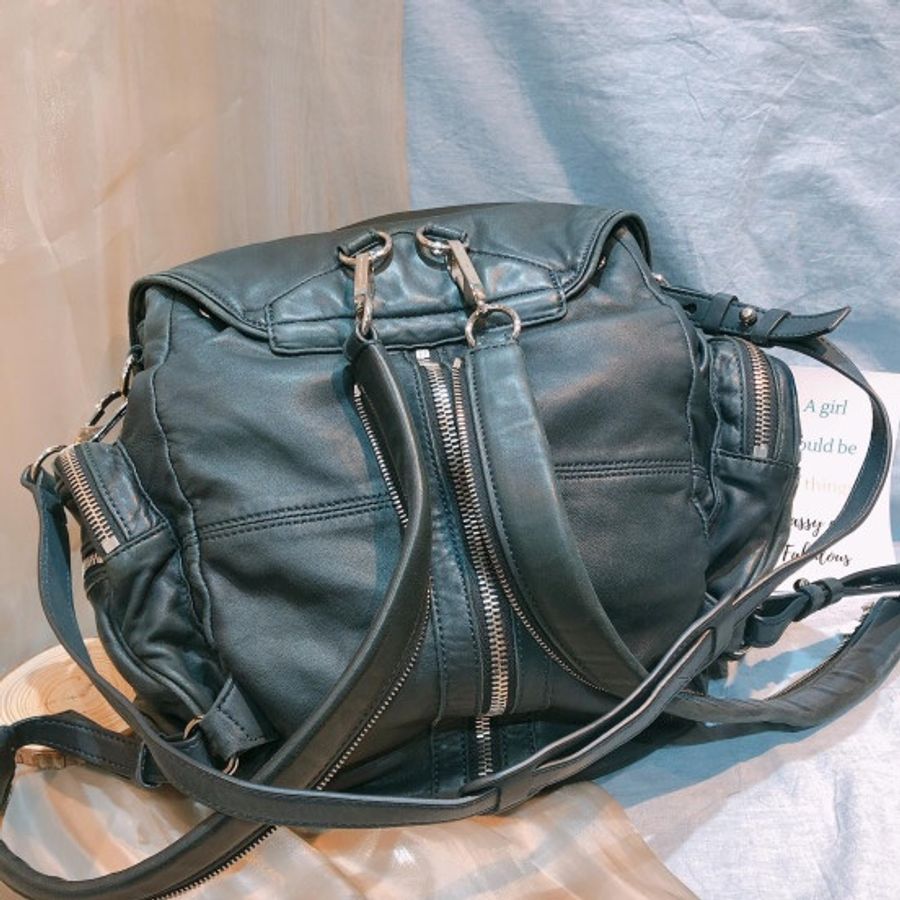 亞力山大王 Alexander Wang Marti Backpack 系列雙肩背包 單肩斜挎 復古綠 軍綠 多用途-1