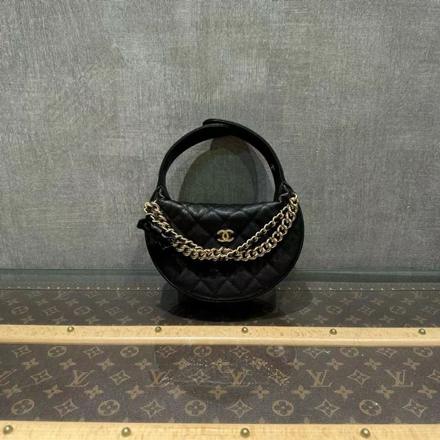 CHANEL 24S 黑金荔枝牛 呼拉圈手拿包-1