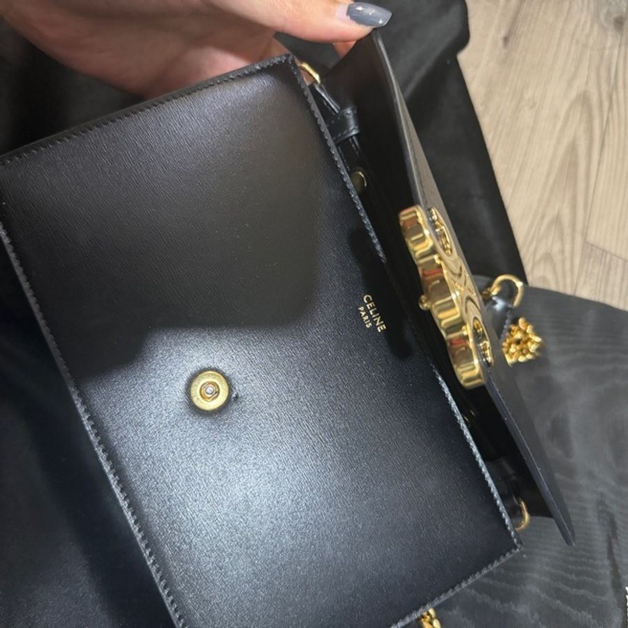 Celine WOC-9
