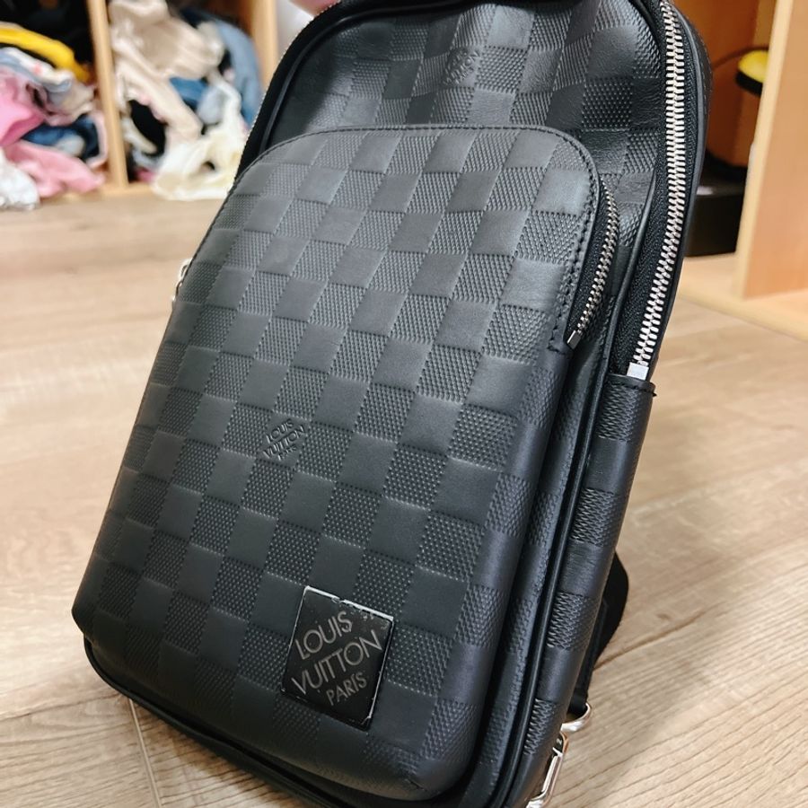 LV 男款斜胸背包-0