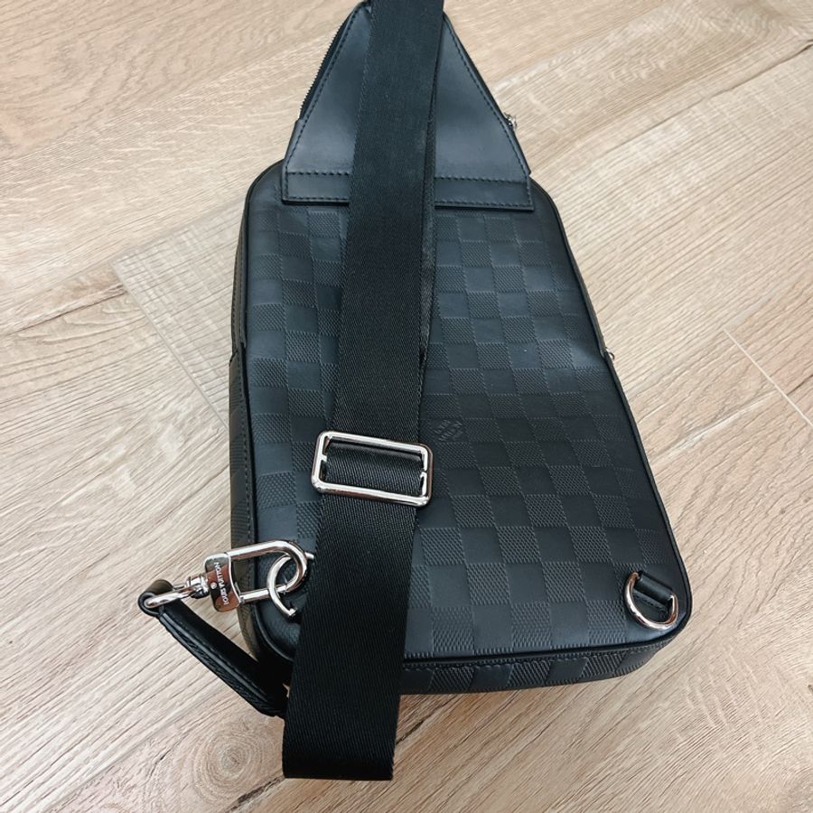 LV 男款斜胸背包-4